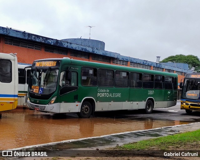 Sudeste Transportes Coletivos 3307 na cidade de Porto Alegre, Rio Grande do Sul, Brasil, por Gabriel Cafruni. ID da foto: 12077507.