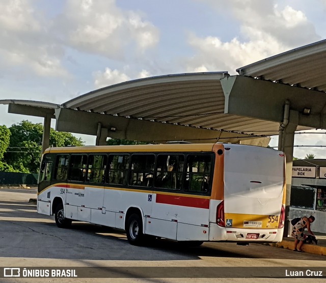 Empresa Metropolitana 554 na cidade de Recife, Pernambuco, Brasil, por Luan Cruz. ID da foto: 12075796.