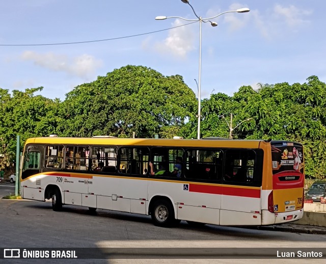 Empresa Metropolitana 709 na cidade de Recife, Pernambuco, Brasil, por Luan Santos. ID da foto: 12076341.