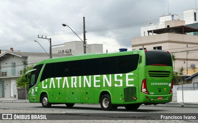 Auto Viação Catarinense 3356 na cidade de Balneário Camboriú, Santa Catarina, Brasil, por Francisco Ivano. ID da foto: 12078549.