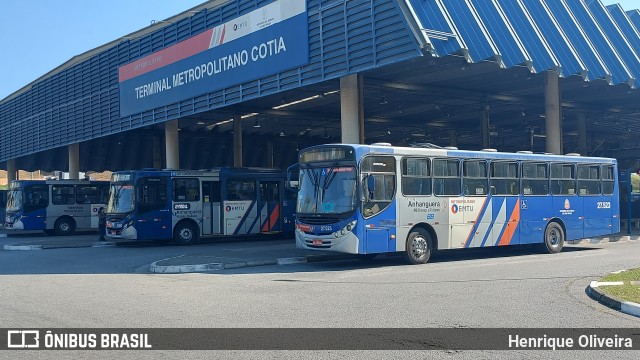 BBTT - Benfica Barueri Transporte e Turismo 27.523 na cidade de Cotia, São Paulo, Brasil, por Henrique Oliveira. ID da foto: 12076110.