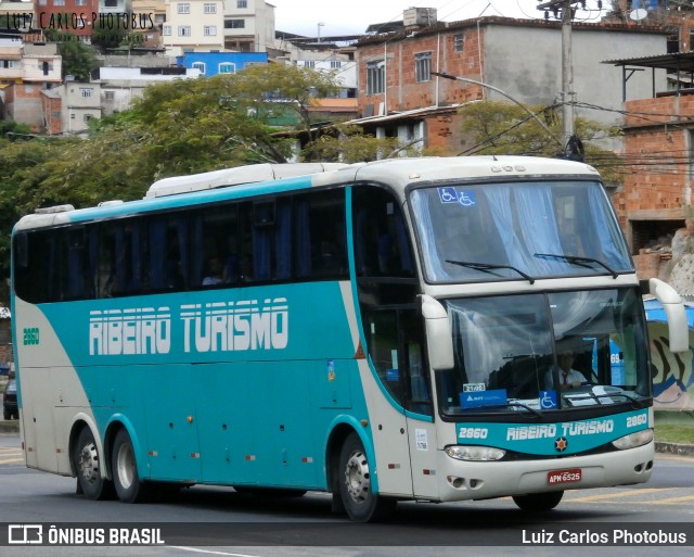 Ribeiro Turismo 2860 na cidade de Juiz de Fora, Minas Gerais, Brasil, por Luiz Carlos Photobus. ID da foto: 12076859.