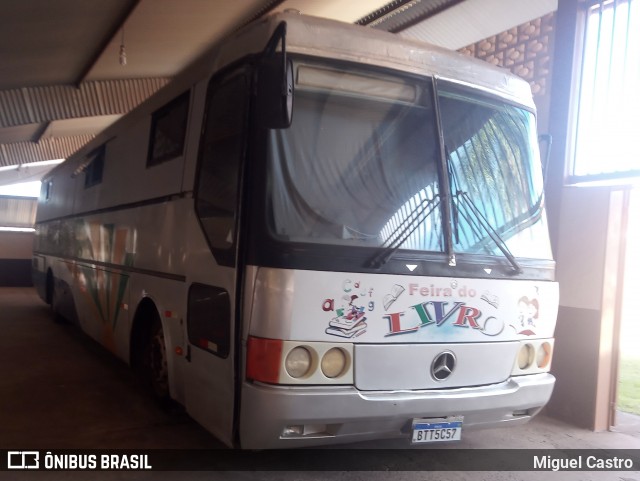 Ônibus Particulares 5257 na cidade de Severínia, São Paulo, Brasil, por Miguel Castro. ID da foto: 12075971.