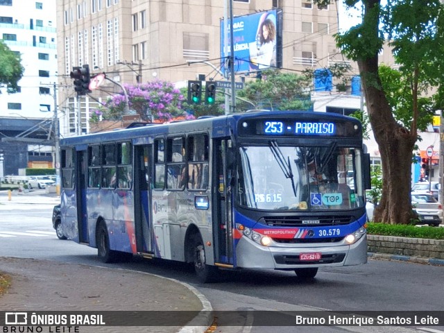 Empresa de Ônibus Vila Galvão 30.579 na cidade de Guarulhos, São Paulo, Brasil, por Bruno Henrique Santos Leite. ID da foto: 12078196.