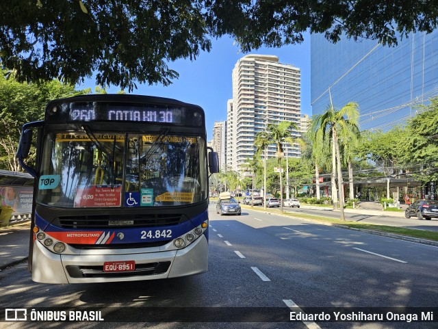 Empresa de Transportes e Turismo Carapicuiba 24.842 na cidade de Santana de Parnaíba, São Paulo, Brasil, por Eduardo Yoshiharu Onaga Mi. ID da foto: 12076840.