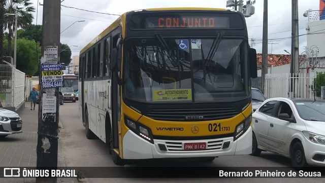 Via Metro - Auto Viação Metropolitana 0211703 na cidade de Fortaleza, Ceará, Brasil, por Bernardo Pinheiro de Sousa. ID da foto: 12078632.