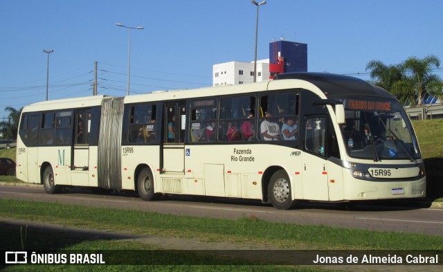 Leblon Transporte de Passageiros 15R95 na cidade de Fazenda Rio Grande, Paraná, Brasil, por Jonas de Almeida Cabral. ID da foto: 12077554.