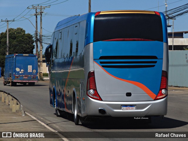 Ônibus Particulares 7438 na cidade de Vitória da Conquista, Bahia, Brasil, por Rafael Chaves. ID da foto: 12079204.