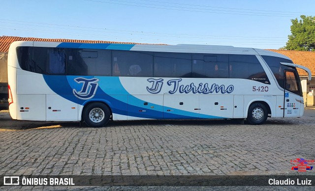 TJ Turismo 5420 na cidade de Três Corações, Minas Gerais, Brasil, por Claudio Luiz. ID da foto: 12080365.