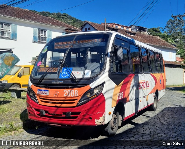 Petro Ita Transportes Coletivos de Passageiros 2088 na cidade de Petrópolis, Rio de Janeiro, Brasil, por Caio Silva. ID da foto: 12079114.