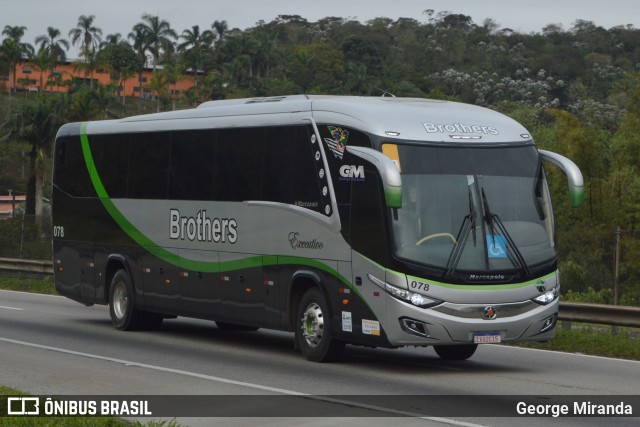 Brothers Vans 078 na cidade de Santa Isabel, São Paulo, Brasil, por George Miranda. ID da foto: 12080182.