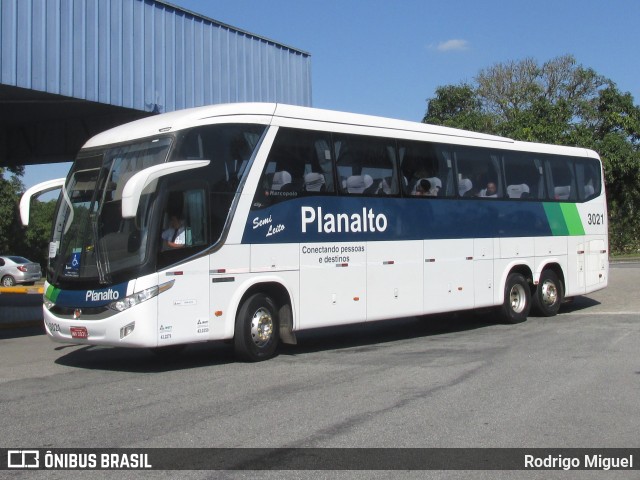 Planalto Transportes 3021 na cidade de Resende, Rio de Janeiro, Brasil, por Rodrigo Miguel. ID da foto: 12079697.