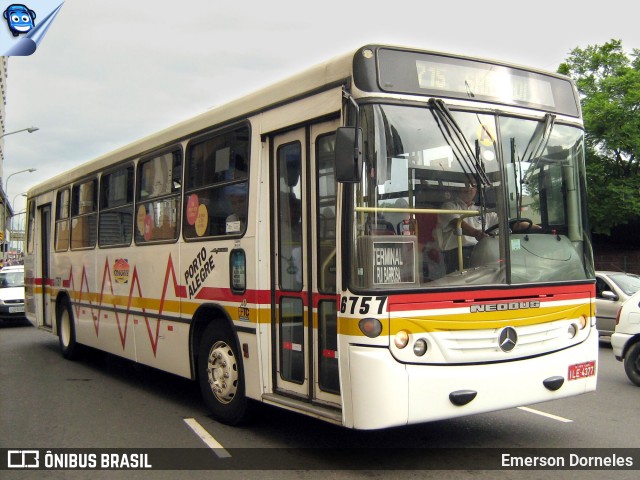 SOPAL - Sociedade de Ônibus Porto-Alegrense Ltda. 6757 na cidade de Porto Alegre, Rio Grande do Sul, Brasil, por Emerson Dorneles. ID da foto: 12079315.