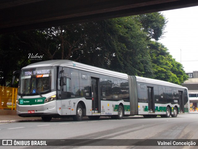 Via Sudeste Transportes S.A. 5 2833 na cidade de São Paulo, São Paulo, Brasil, por Valnei Conceição. ID da foto: 12081339.