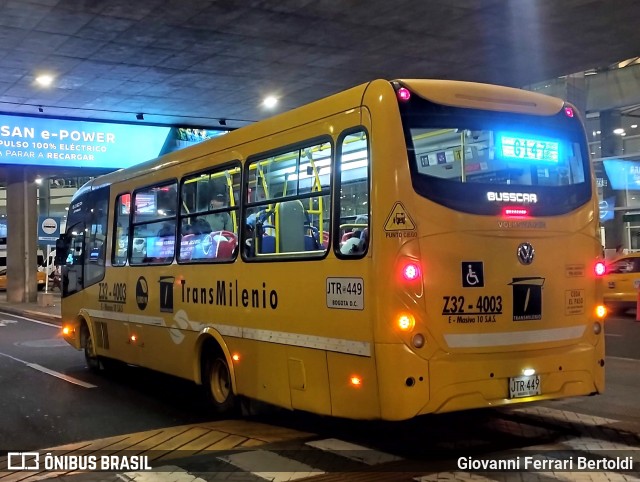 Transmilenio Z32-4003 na cidade de Bogotá, Colômbia, por Giovanni Ferrari Bertoldi. ID da foto: 12080715.