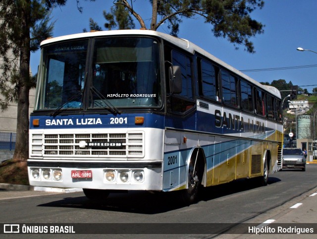 Santa Luzia Transportes Rodoviários 2001 na cidade de São Paulo, São Paulo, Brasil, por Hipólito Rodrigues. ID da foto: 12079609.