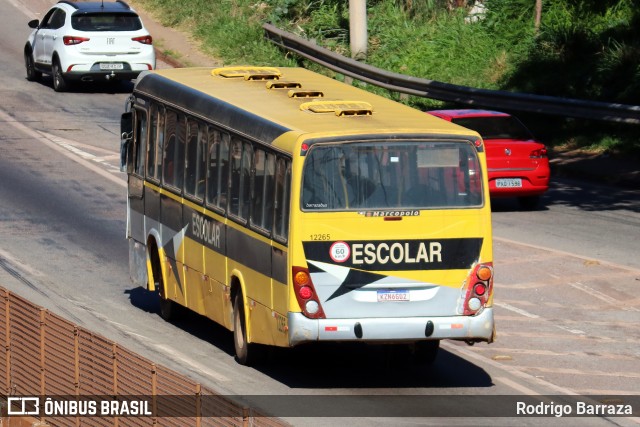 Escolares 12265 na cidade de Belo Horizonte, Minas Gerais, Brasil, por Rodrigo Barraza. ID da foto: 12080020.