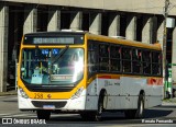 Empresa Metropolitana 258 na cidade de Recife, Pernambuco, Brasil, por Renato Fernando. ID da foto: :id.