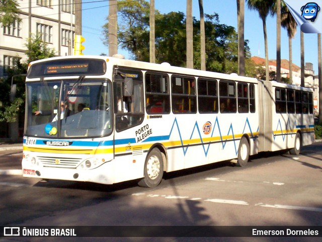 Restinga Transportes Coletivos 2414 na cidade de Porto Alegre, Rio Grande do Sul, Brasil, por Emerson Dorneles. ID da foto: 12082649.