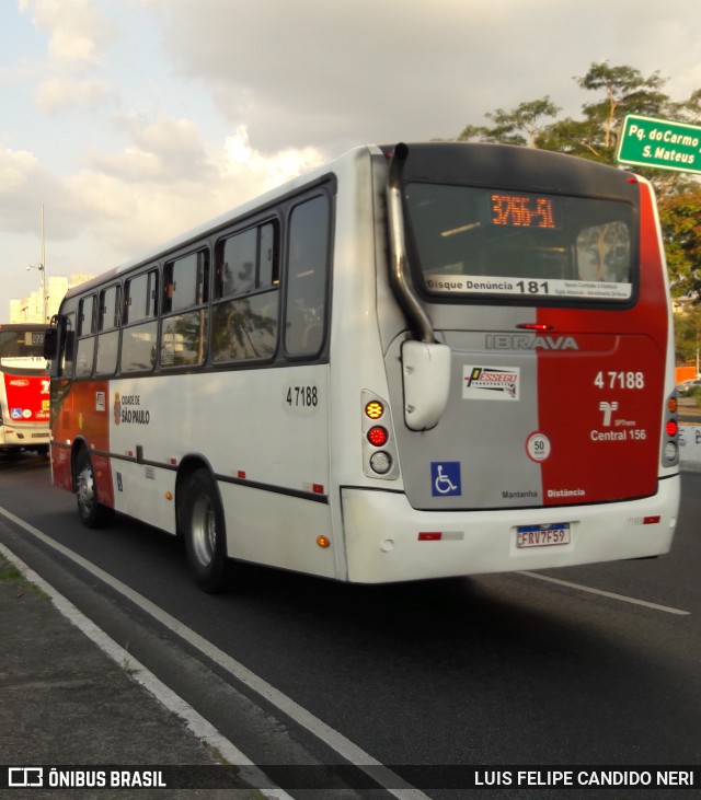 Pêssego Transportes 4 7188 na cidade de São Paulo, São Paulo, Brasil, por LUIS FELIPE CANDIDO NERI. ID da foto: 12081854.