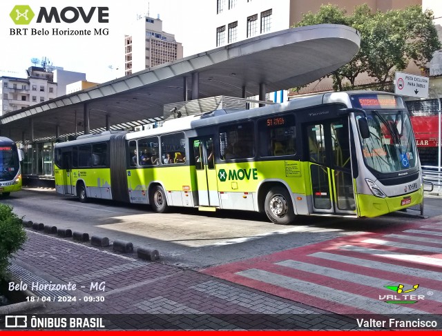 SM Transportes 10698 na cidade de Belo Horizonte, Minas Gerais, Brasil, por Valter Francisco. ID da foto: 12082276.