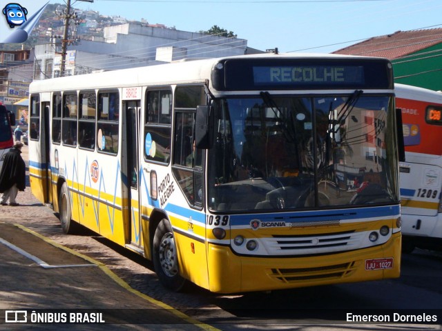 Trevo Transportes Coletivos 1039 na cidade de Porto Alegre, Rio Grande do Sul, Brasil, por Emerson Dorneles. ID da foto: 12082638.