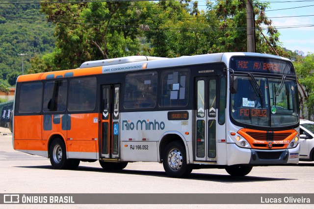 Transturismo Rio Minho RJ 166.052 na cidade de Niterói, Rio de Janeiro, Brasil, por Lucas Oliveira. ID da foto: 12082151.