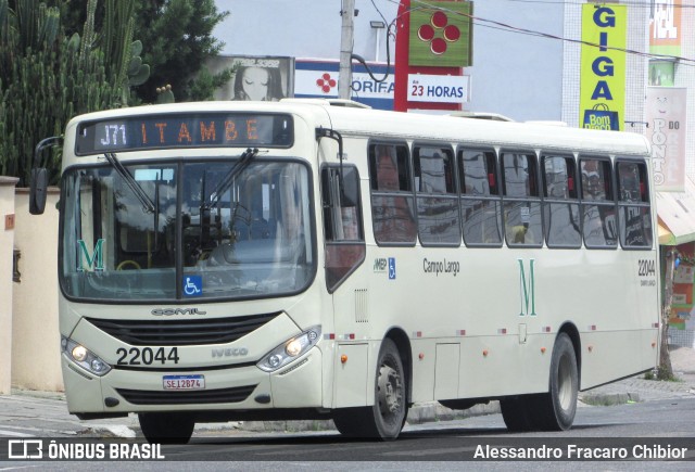 Empresa de Ônibus Campo Largo 22044 na cidade de Campo Largo, Paraná, Brasil, por Alessandro Fracaro Chibior. ID da foto: 12083635.
