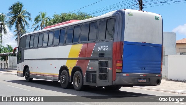Ônibus Particulares 2300 na cidade de Parnaíba, Piauí, Brasil, por Otto Danger. ID da foto: 12084423.
