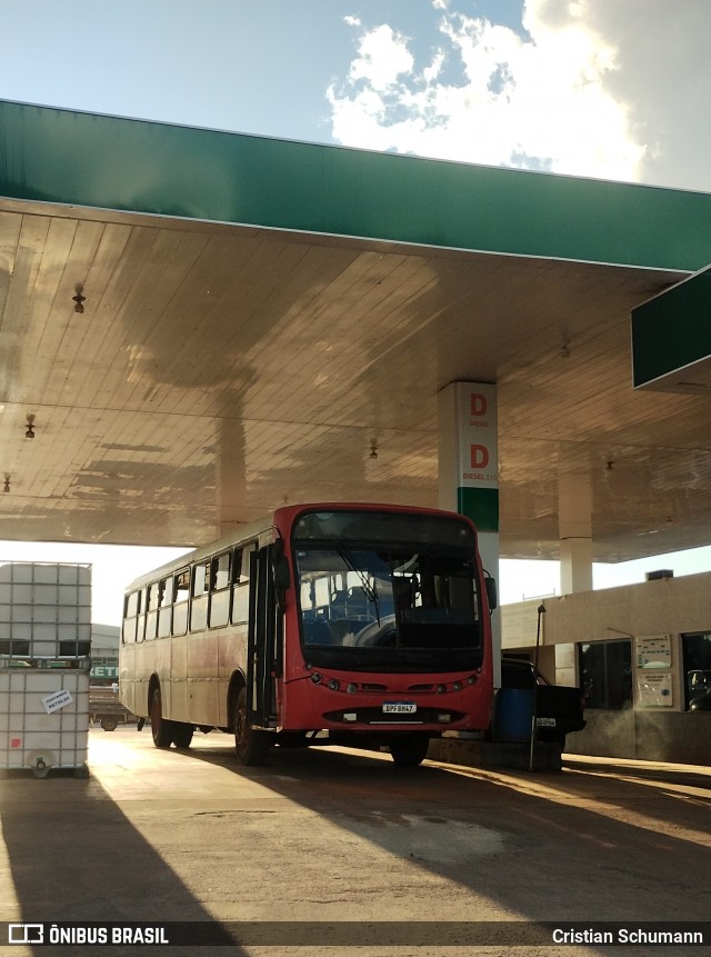 Ônibus Particulares 8747 na cidade de Alta Floresta, Mato Grosso, Brasil, por Cristian Schumann. ID da foto: 12084354.
