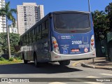 Viação Osasco 21.920 na cidade de Barueri, São Paulo, Brasil, por Thiago Lima. ID da foto: :id.
