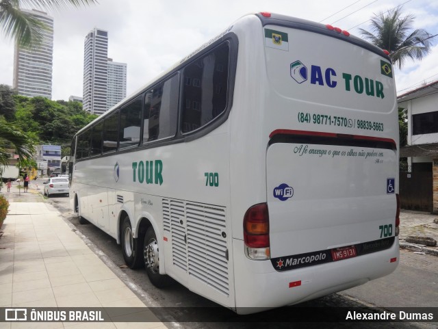 Ônibus Particulares 700 na cidade de João Pessoa, Paraíba, Brasil, por Alexandre Dumas. ID da foto: 12185800.