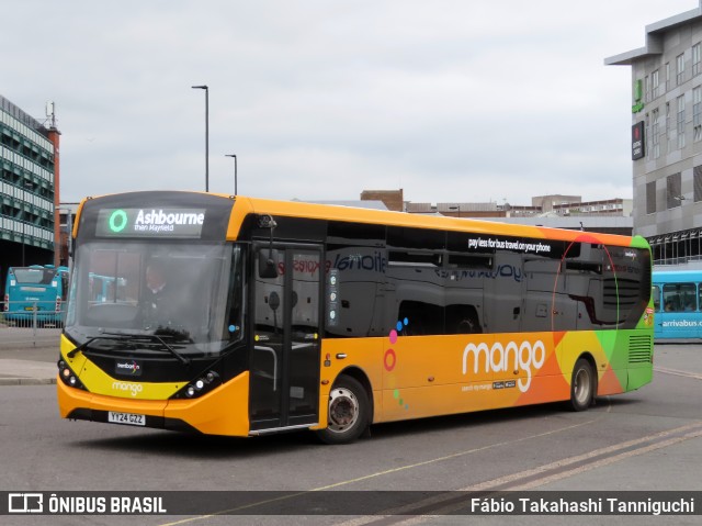 Trentbarton 329 na cidade de Derby, Derbyshire, Inglaterra, por Fábio Takahashi Tanniguchi. Número da foto: #13298506.