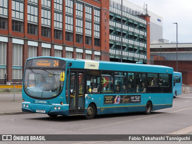 Arriva 2924 na cidade de Derby, Derbyshire, Inglaterra, por Fábio Takahashi Tanniguchi. Número da foto: #13301480.