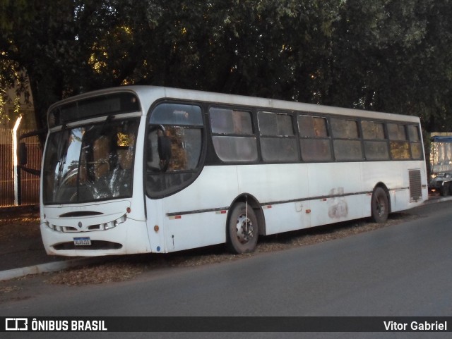 Ônibus Particulares  na cidade de Cuiabá, Mato Grosso, Brasil, por Vitor Gabriel. Número da foto: #13305374.