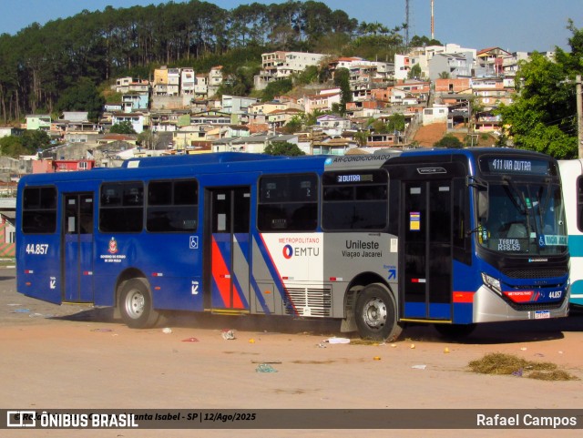 Viação Jacareí 44.857 na cidade de Santa Isabel, São Paulo, Brasil, por Rafael Campos. Número da foto: #13305367.