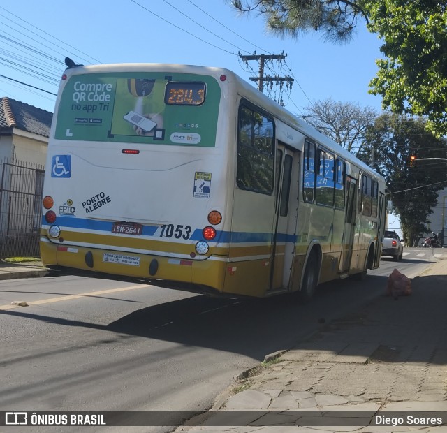 Trevo Transportes Coletivos 1053 na cidade de Porto Alegre, Rio Grande do Sul, Brasil, por Diego Soares. Número da foto: #13304269.