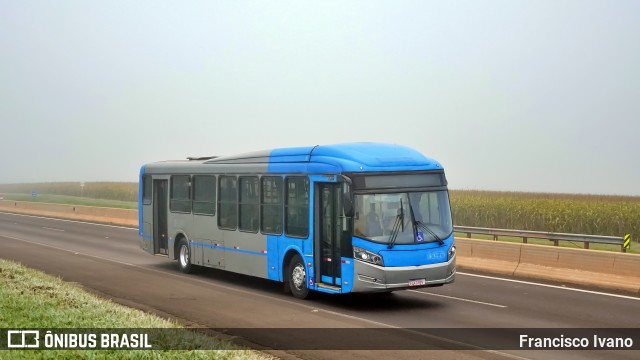 Ônibus Particulares 6 2250 na cidade de Palmital, São Paulo, Brasil, por Francisco Ivano. Número da foto: #13312826.