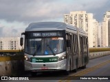 Via Sudeste Transportes S.A. 5 2726 na cidade de São Paulo, São Paulo, Brasil, por Heitor de Sena Sapaterro. Número da foto: #13314942.