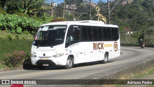 Rick Turismo 2070 na cidade de Petrópolis, Rio de Janeiro, Brasil, por Adriano Pedro. Número da foto: #13316191.