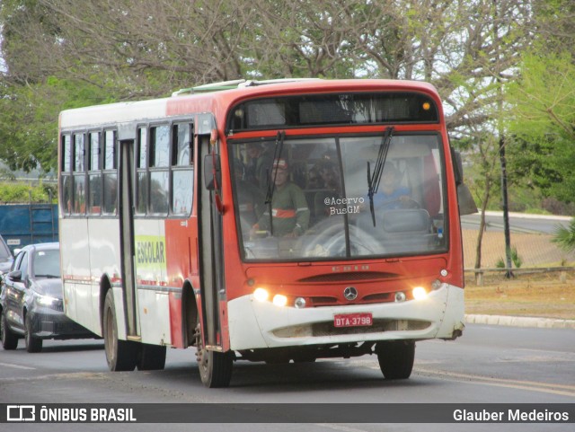 Escolares 3798 na cidade de Teresina, Piauí, Brasil, por Glauber Medeiros. Número da foto: #13329044.