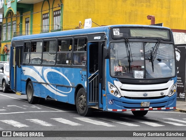 METROCOOP 5-77 na cidade de Alajuelita, Alajuelita, San José, Costa Rica, por Ronny Santana Sánchez. Número da foto: #13331355.