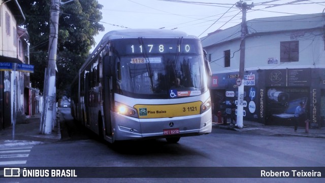 Viação Metrópole Paulista - Zona Leste 3 1121 na cidade de São Paulo, São Paulo, Brasil, por Roberto Teixeira. Número da foto: #13331281.