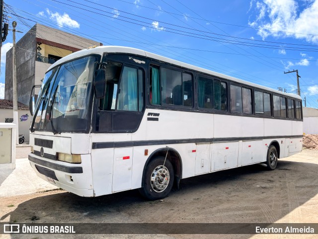 Ônibus Particulares HZK8110 na cidade de Canindé de São Francisco, Sergipe, Brasil, por Everton Almeida. Número da foto: #13331359.